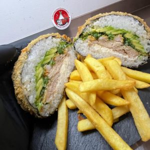 Sushi Burger con papas fritas